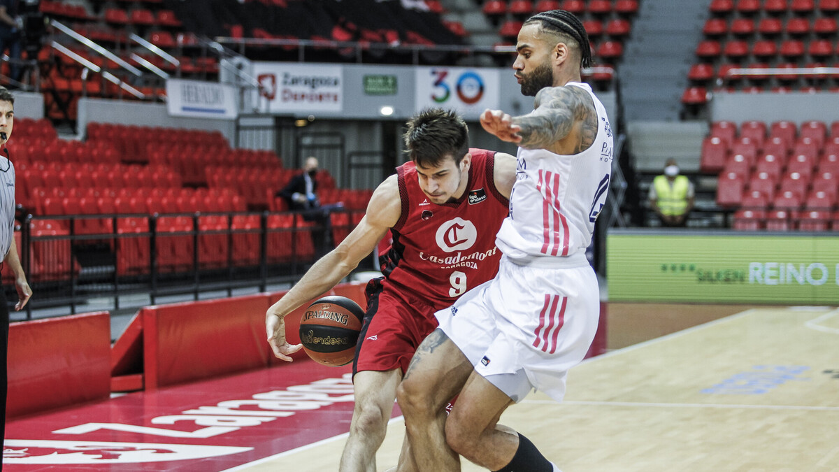 Un gran Real Madrid logra en Zaragoza su 32ª victoria en Liga (89-98)