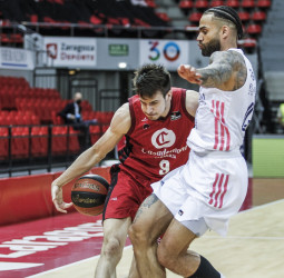 Un gran Real Madrid logra en Zaragoza su 32ª victoria en Liga (89-98)
