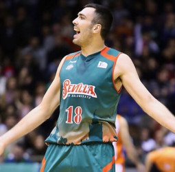 Bamforth corta la racha de derrotas de su Baloncesto Sevilla (85-78)