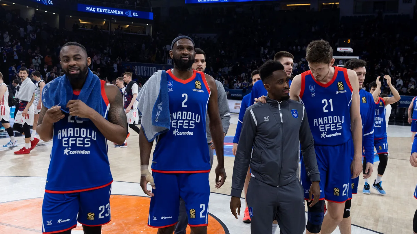 El Anadolu Efes se reconcilia con la victoria (81-76)