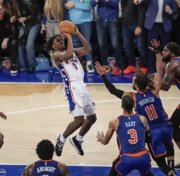 Maxey y una prórroga alargan la serie para los Sixers, 106-112 [3-2]