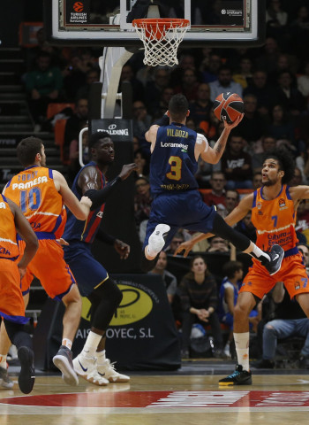 KIROLBET Baskonia cae en la Fonteta (105-77)