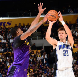 Franz Wagner apuntilla a los Lakers a 2,5 segundos del final, 118-119