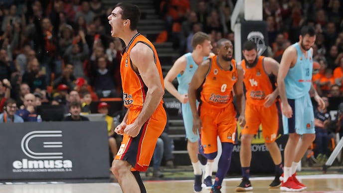 Valencia Basket salva su primer match ball contra FC Barcelona Lassa (81-76)