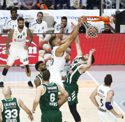 El Real Madrid suma el primer punto ante Panathinaikos (75-72) [1-0]