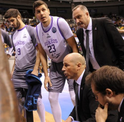 San Pablo Burgos repite en Atenas otra remontada a medias (74-66)