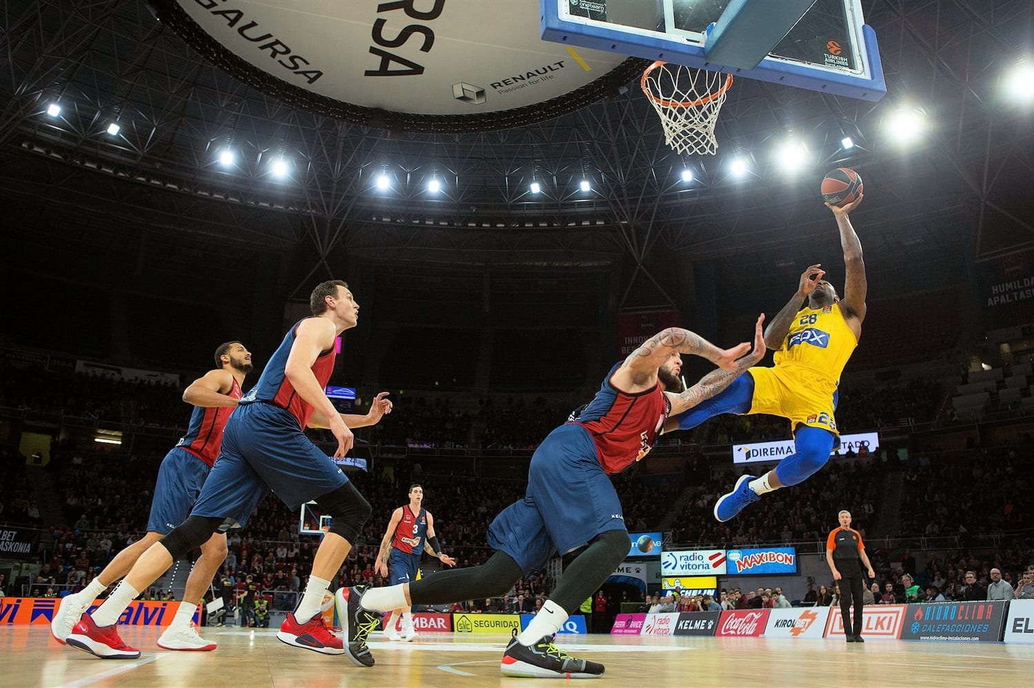 Triunfo capital de KIROLBET Baskonia ante Maccabi Tel Aviv (97-73)