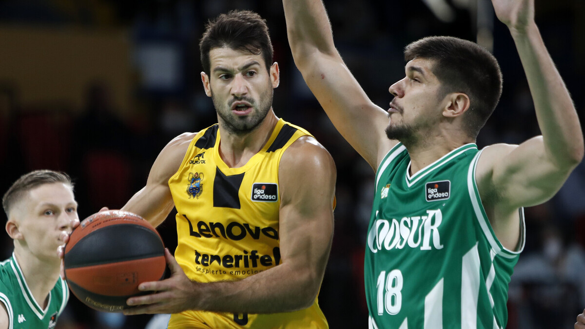El Lenovo Tenerife brilla en Sevilla al son de Fitipaldo (72-81)