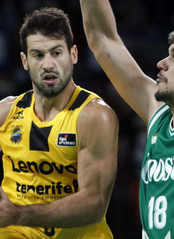El Lenovo Tenerife brilla en Sevilla al son de Fitipaldo (72-81)