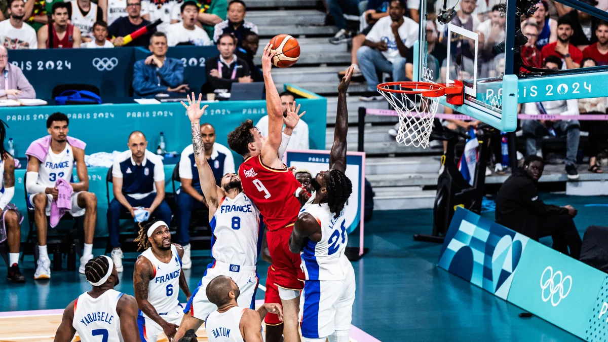 Alemania se exhibe ante Francia, 85-71