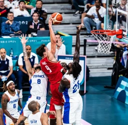 Alemania se exhibe ante Francia, 85-71