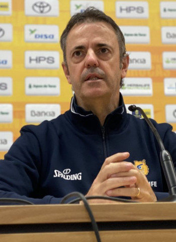 Porfi Fisac: «Tenemos que estar centrados en jugar un buen baloncesto defensivo»