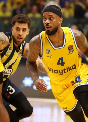 Un mejor final de partido permite al Maccabi superar al Fenerbahce, 78-74
