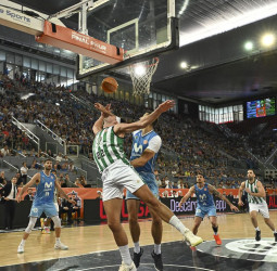 Estudiantes vuelve a estrellarse, 82-86