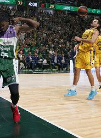 Unicaja se hace grande en el Carpena y vuela hacia semifinales (97-74)