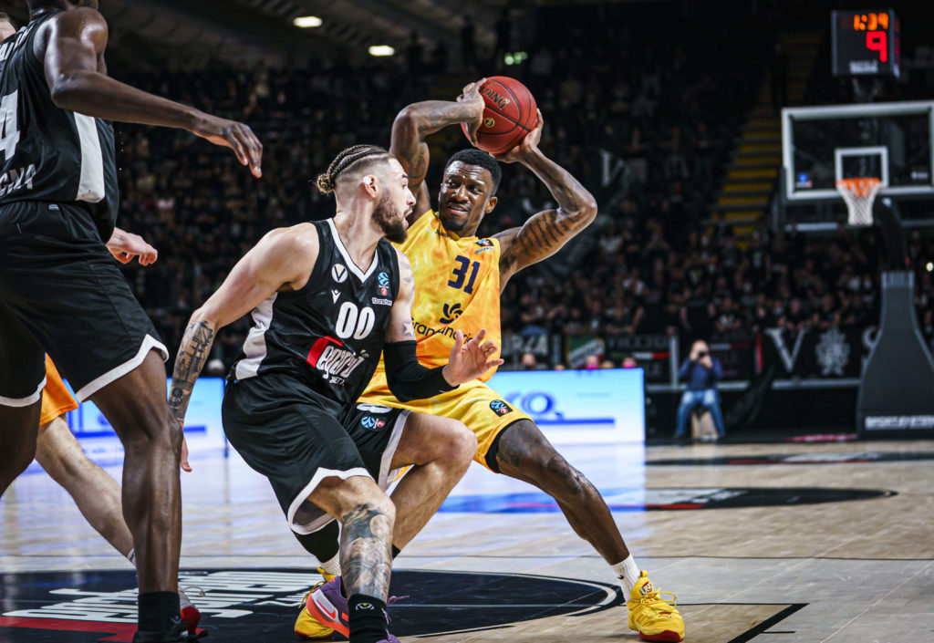 El Gran Canaria vende cara su derrota en Bolonia (70-68)