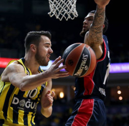 Melih Mahmutoglu y Fenerbahce llegan a un acuerdo para renovar por tres años más