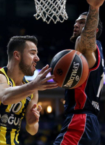 Melih Mahmutoglu y Fenerbahce llegan a un acuerdo para renovar por tres años más