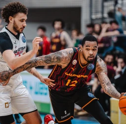 Galatasaray sorprende a ERA Nymburk y toma ventaja, 80-106