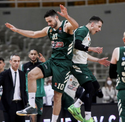 El Panathinaikos remonta una desventaja de 20 puntos y vence al Milán en la prórroga (86-83)
