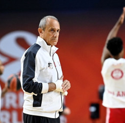 El Armani Milán confirma que Ettore Messina continuará la próxima temporada