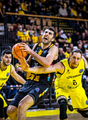 El Lenovo Tenerife comienza con buen pie el sweet 16 (73-79)