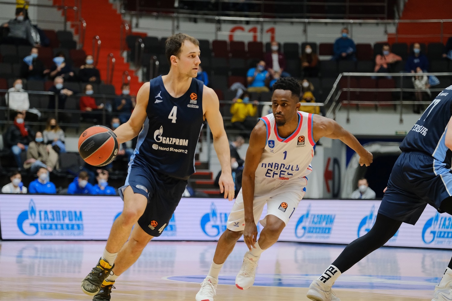 El Zenit logra apaciguar el intento de remontada del Anadolu Efes (85-78)