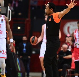 La EuroLeague sanciona de por vida a un aficionado por insultos racistas al árbitro Joseph Bissang
