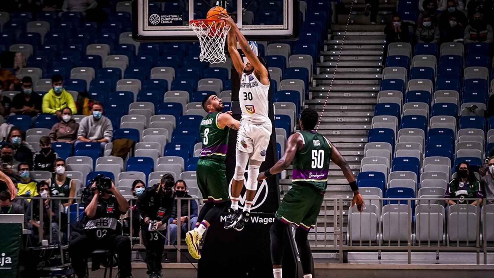 El Unicaja de Málaga pierde en el inicio del Top 16 ante el Cluj-Napoca (73-79)
