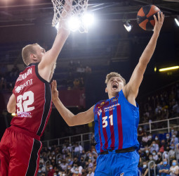 Homenaje azulgrana a Pau Gasol en su adiós a las canchas (76-63)