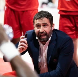 Frederic Fauthoux entrenará tres años más en el JL Bourg