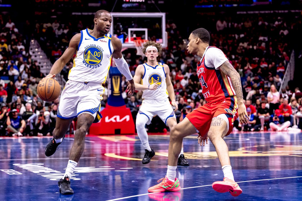 El juego grupal de los Warriors se impone, 112-108