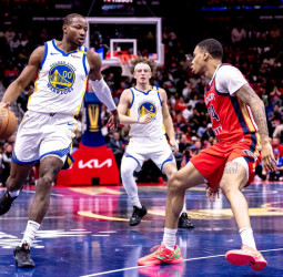 El juego grupal de los Warriors se impone, 112-108