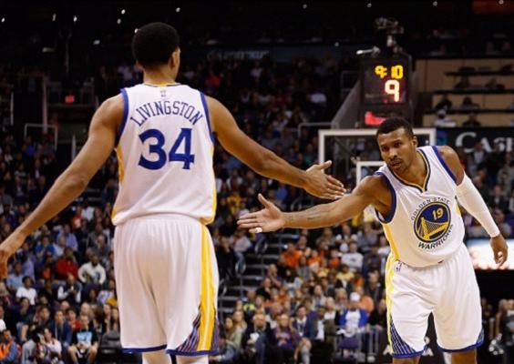 El banquillo marca la diferencia, los Warriors se llevan el primero (104-89)