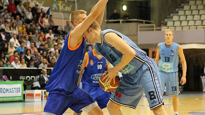 El pívot Roeland Schaftenaar, nuevo refuerzo de pretemporada del Baskonia