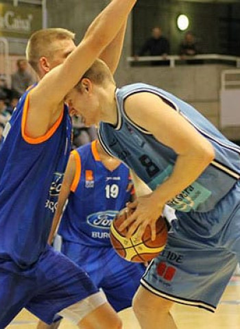 El pívot Roeland Schaftenaar, nuevo refuerzo de pretemporada del Baskonia