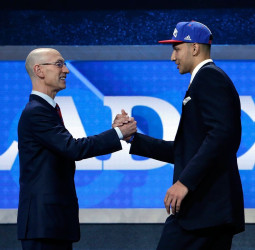 Ben Simmons, número 1 del Draft, se va a los Sixers