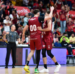 El UCAM Murcia regala en su fortín otro partido para el recuerdo (105-73)