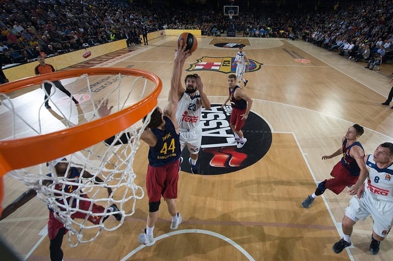Victoria incontestable del Real Madrid ante un Barcelona desaparecido (63-102)