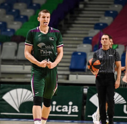El Unicaja tira de orgullo para prolongar su buena racha (102-81)