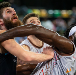 Hakanson hace sonreír al Surne Bilbao Basket (87-81)