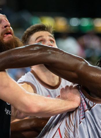 Hakanson hace sonreír al Surne Bilbao Basket (87-81)