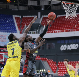 Los debutantes lideran al Lokomotiv ante el Andorra (93-82)