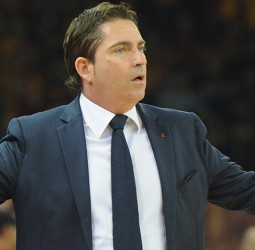 El Estrella Roja negocia con Xavi Pascual