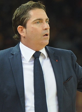 El Estrella Roja negocia con Xavi Pascual