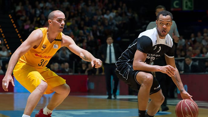 Clevin Hannah se une a Kenny Haynes y Angelo Caloiaro en el Buyukcekmece