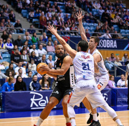 Monbus Obradoiro cierra el partido ante HLA Alicante con un segundo y tercer cuarto impecables (82-70)