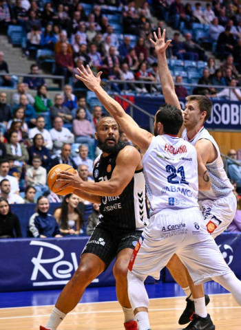 Monbus Obradoiro cierra el partido ante HLA Alicante con un segundo y tercer cuarto impecables (82-70)