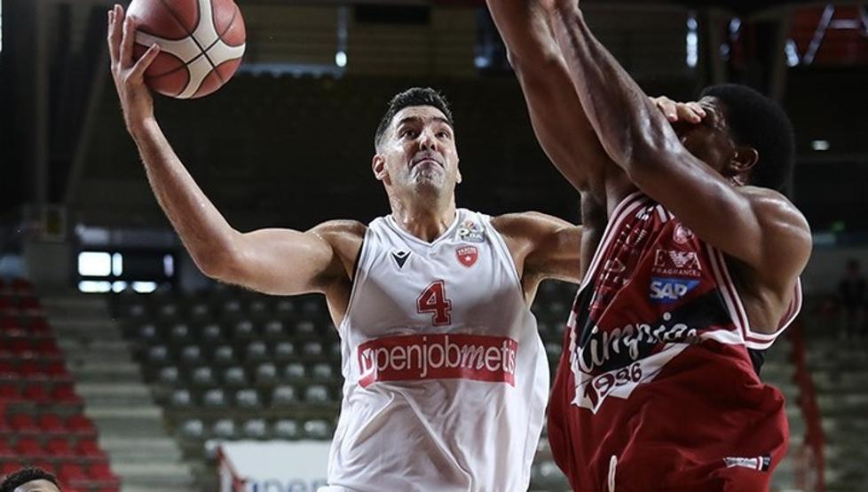 Luis Scola deja entrever su posible retirada