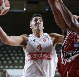 Luis Scola deja entrever su posible retirada